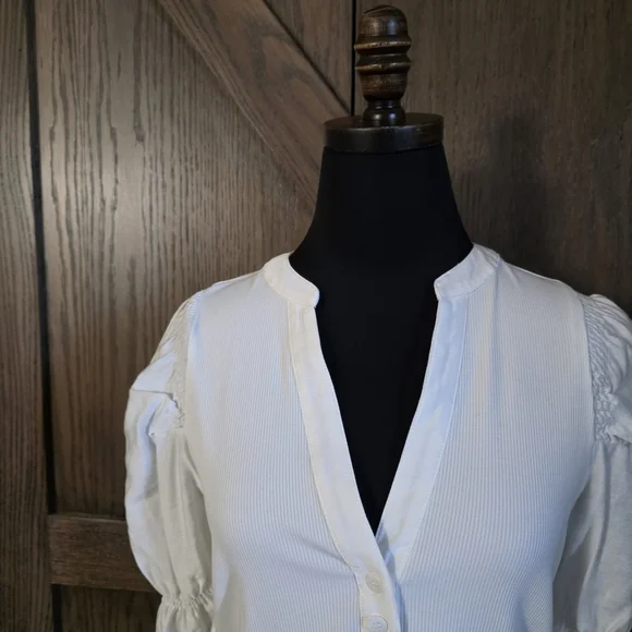 LAST CHANCE Tuckernuck Pomander Place Puff Sleeve Top - Picture 2 of 4